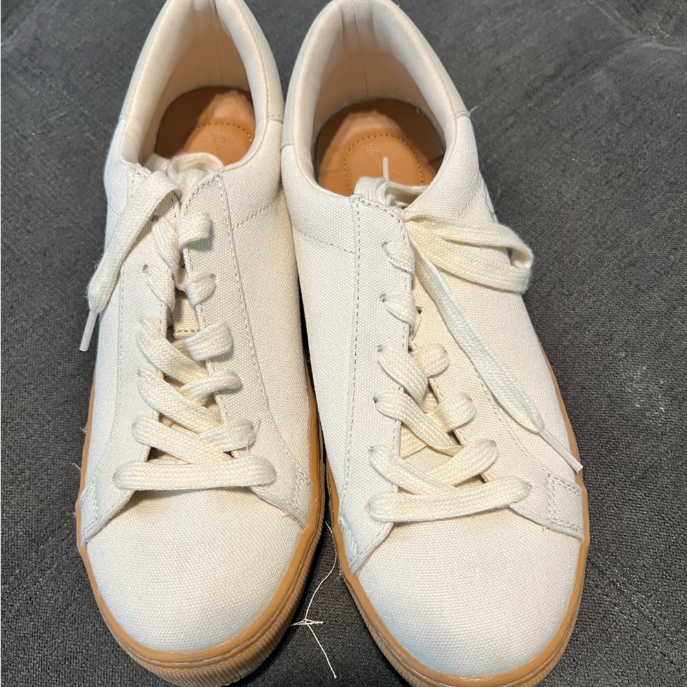 Cream shoes